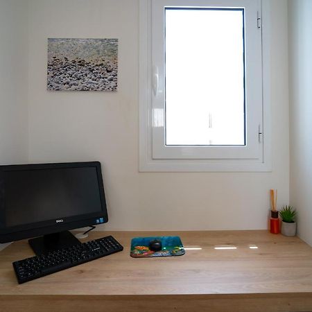 Maxblue 2 Daire Pire Dış mekan fotoğraf